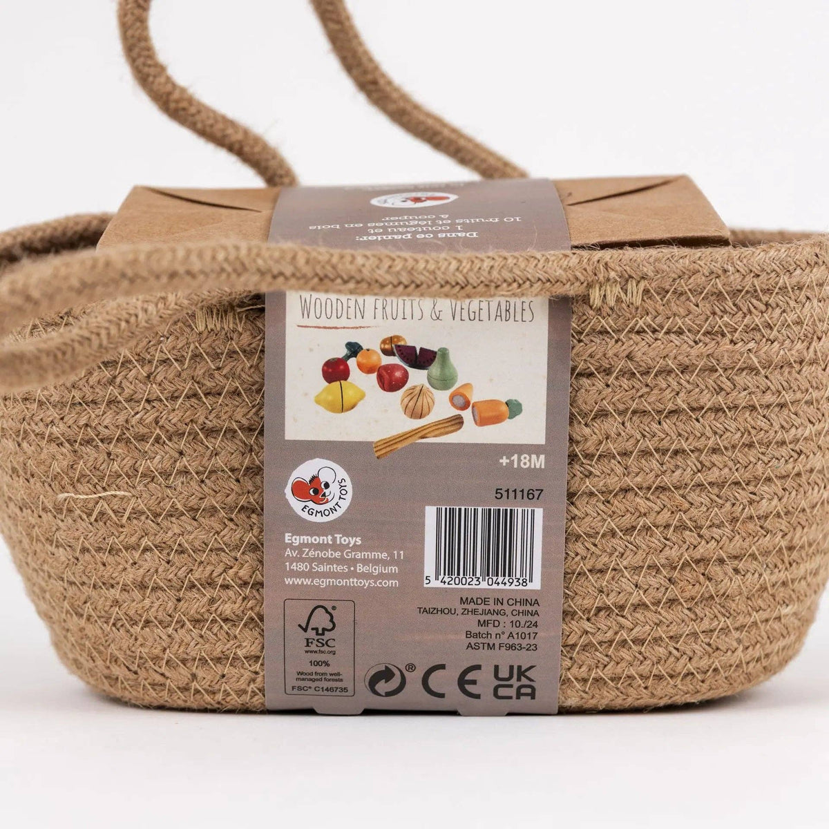 Ensemble de fruits et légumes en bois
