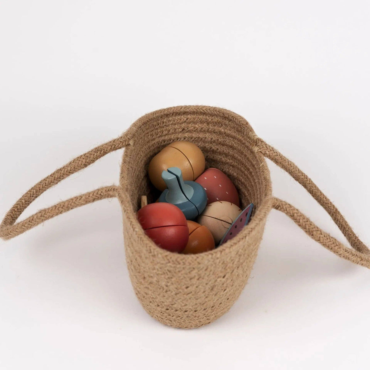 Ensemble de fruits et légumes en bois