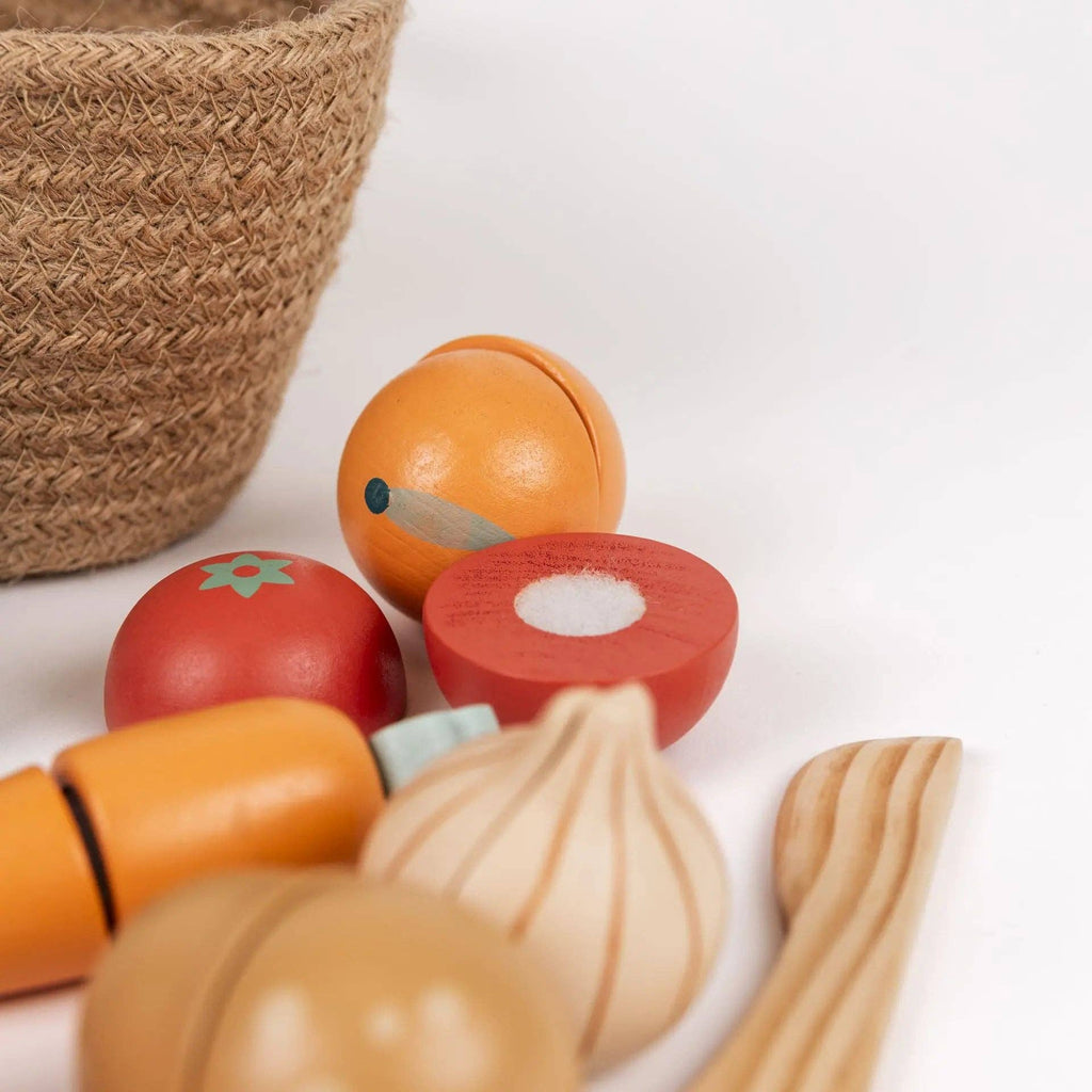 Ensemble de fruits et légumes en bois