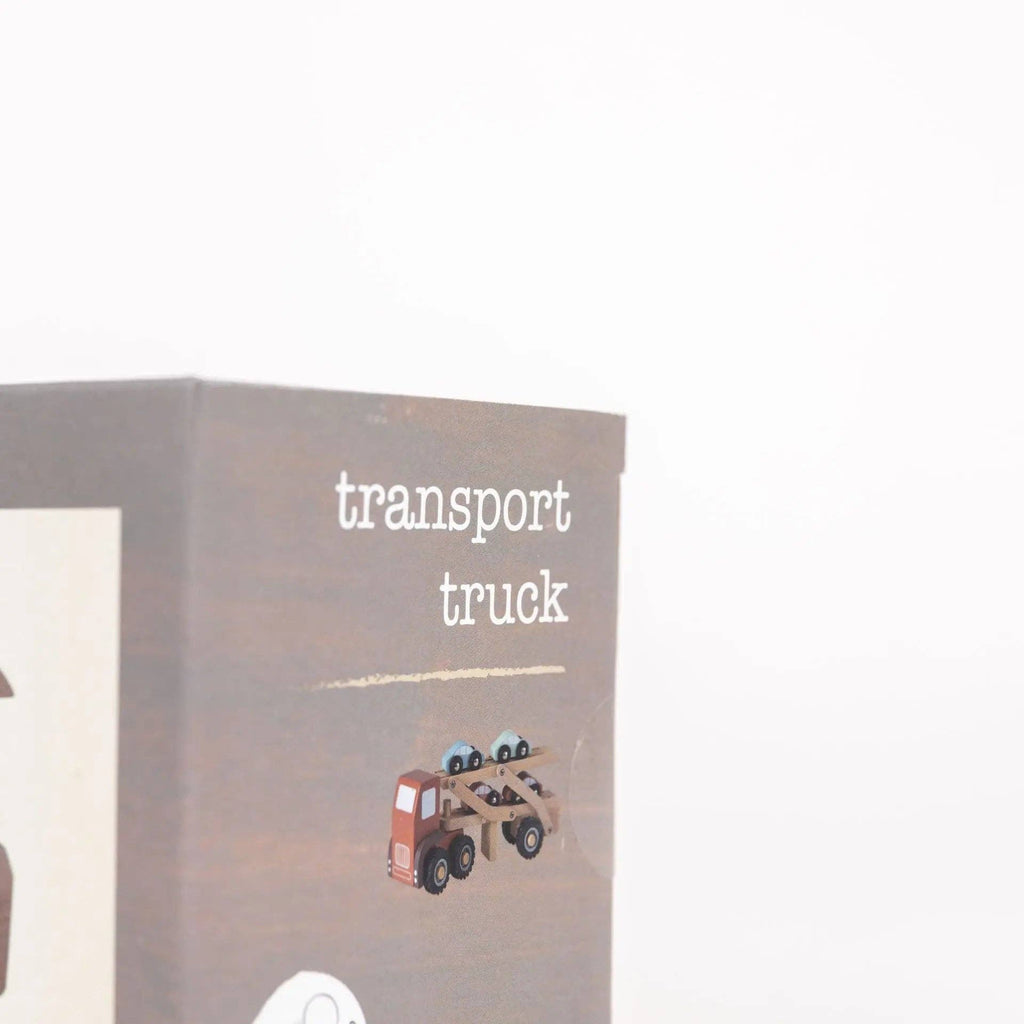 Camion transporteur de voitures en bois