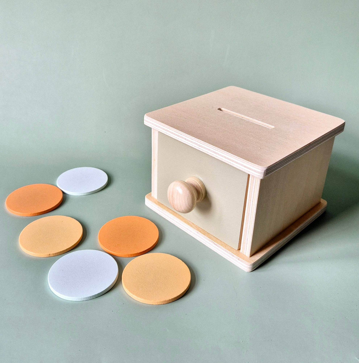 Boîte de jeu Montessori en bois avec tiroir et disques colorés pour motricité fine
