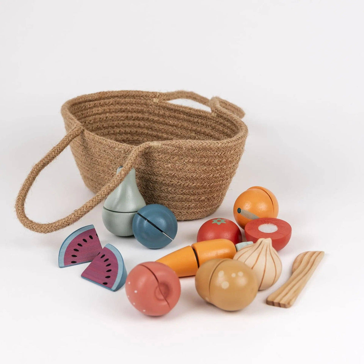 Ensemble de fruits et légumes en bois