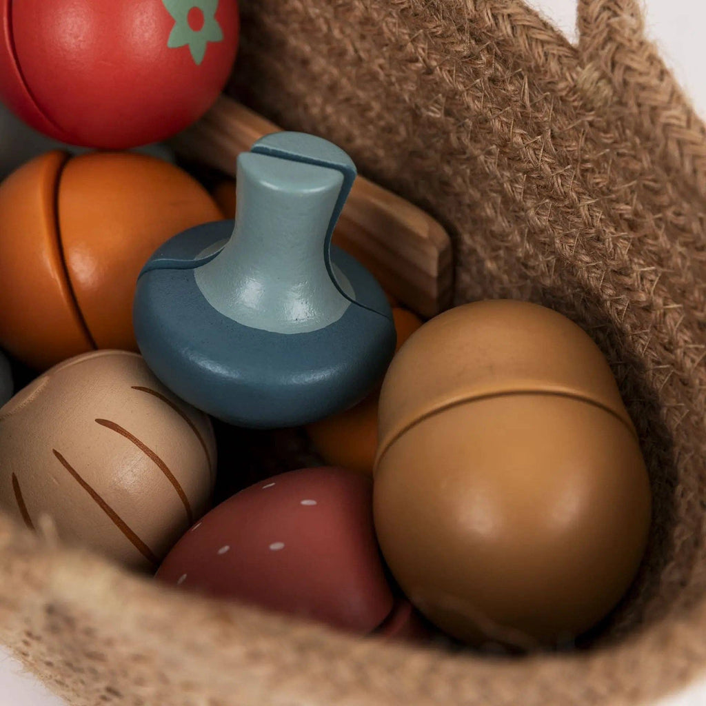 Ensemble de fruits et légumes en bois