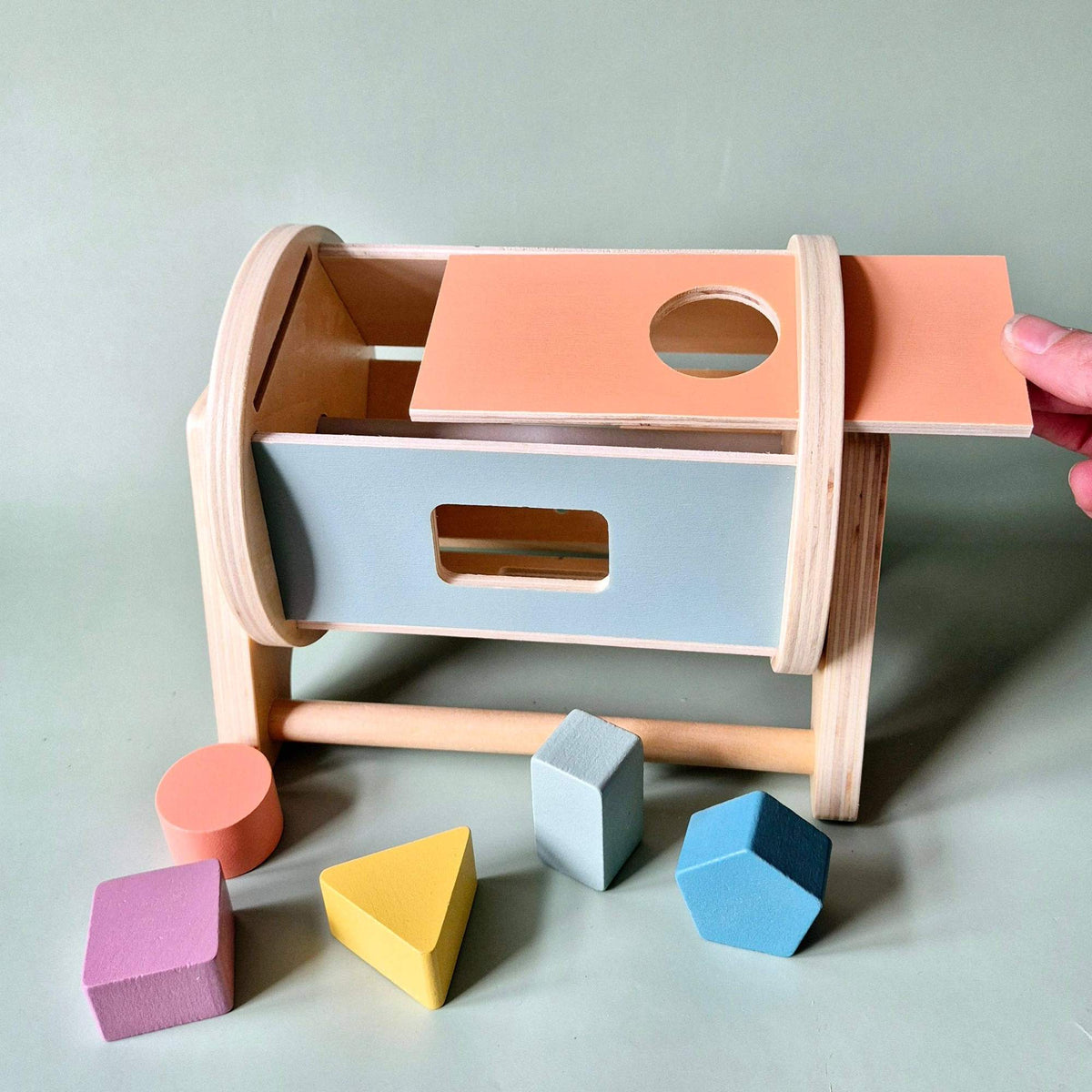 Jouet en bois rotatif Montessori pour tri des formes – Stimule le développement moteur Rammelaartje