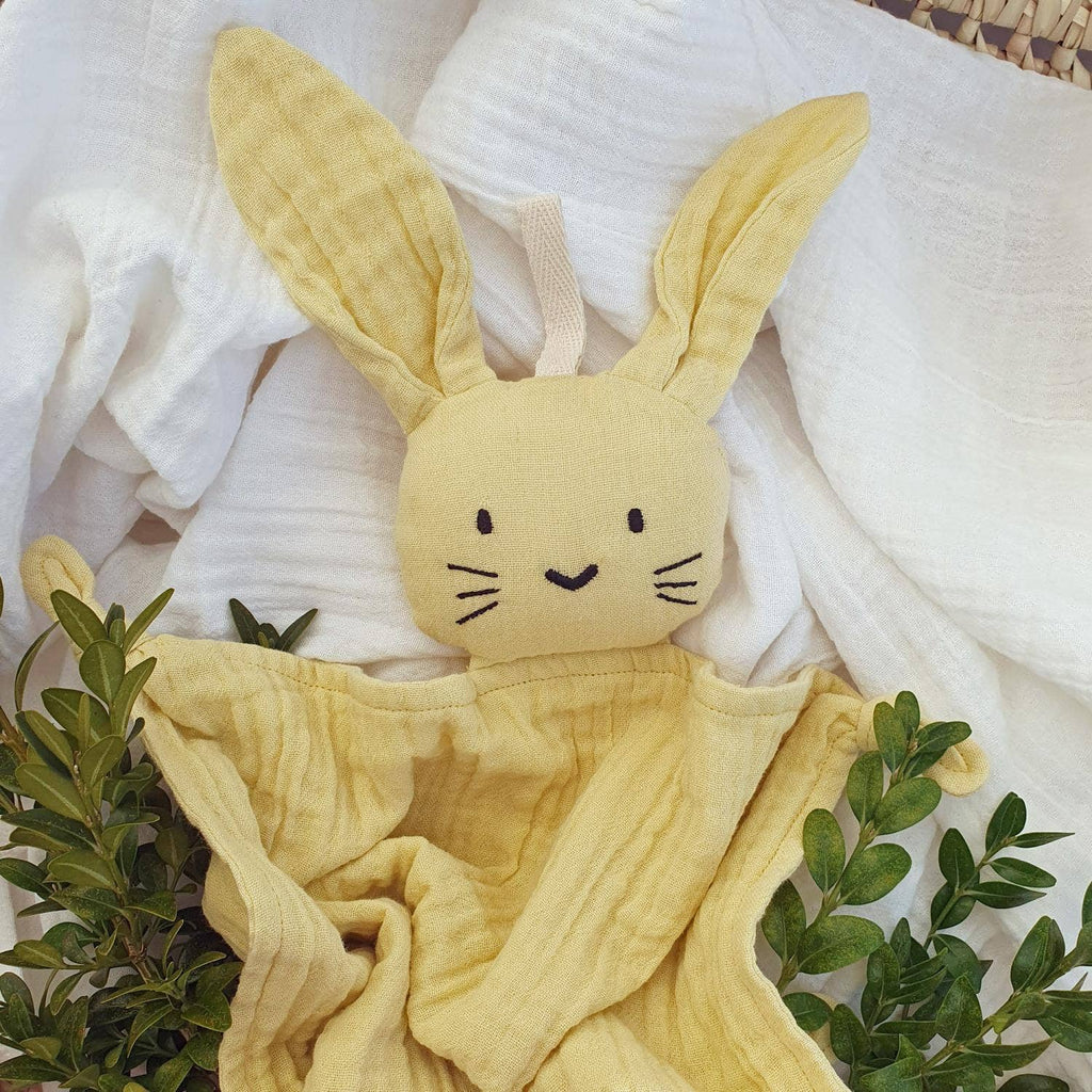 Doudou lapin en coton bio jaune soleil – Bientôt disponible
