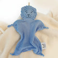 Doudou lion en coton bio bleu poudré – Bientôt disponible