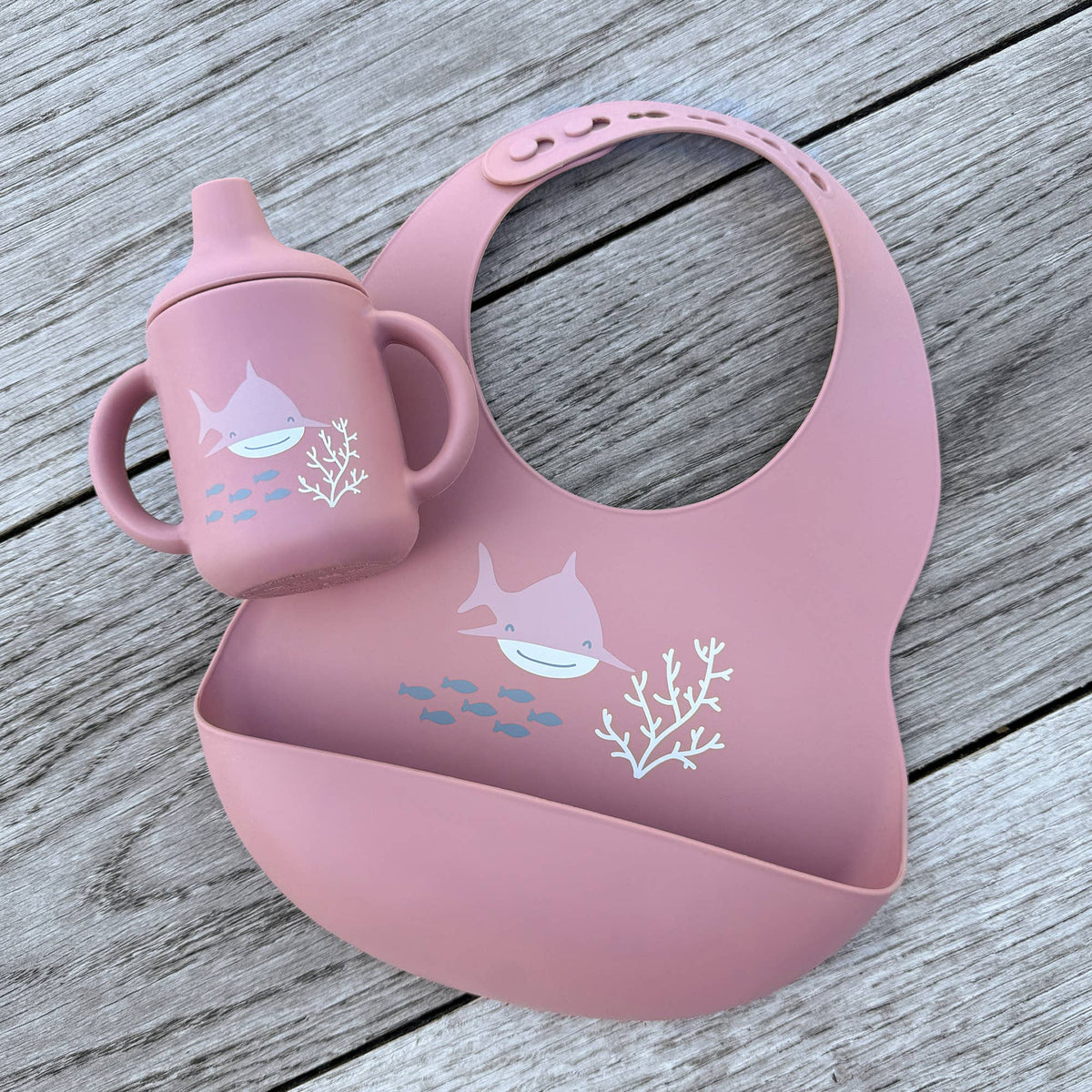 Tasse d’apprentissage bébé en silicone rose poudré – Bientôt disponible